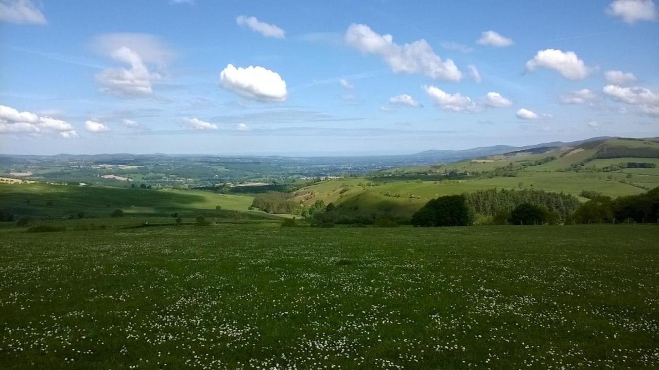 Plas Yn Yale With Mountain Views From All Windows Wrexham Exteriör bild