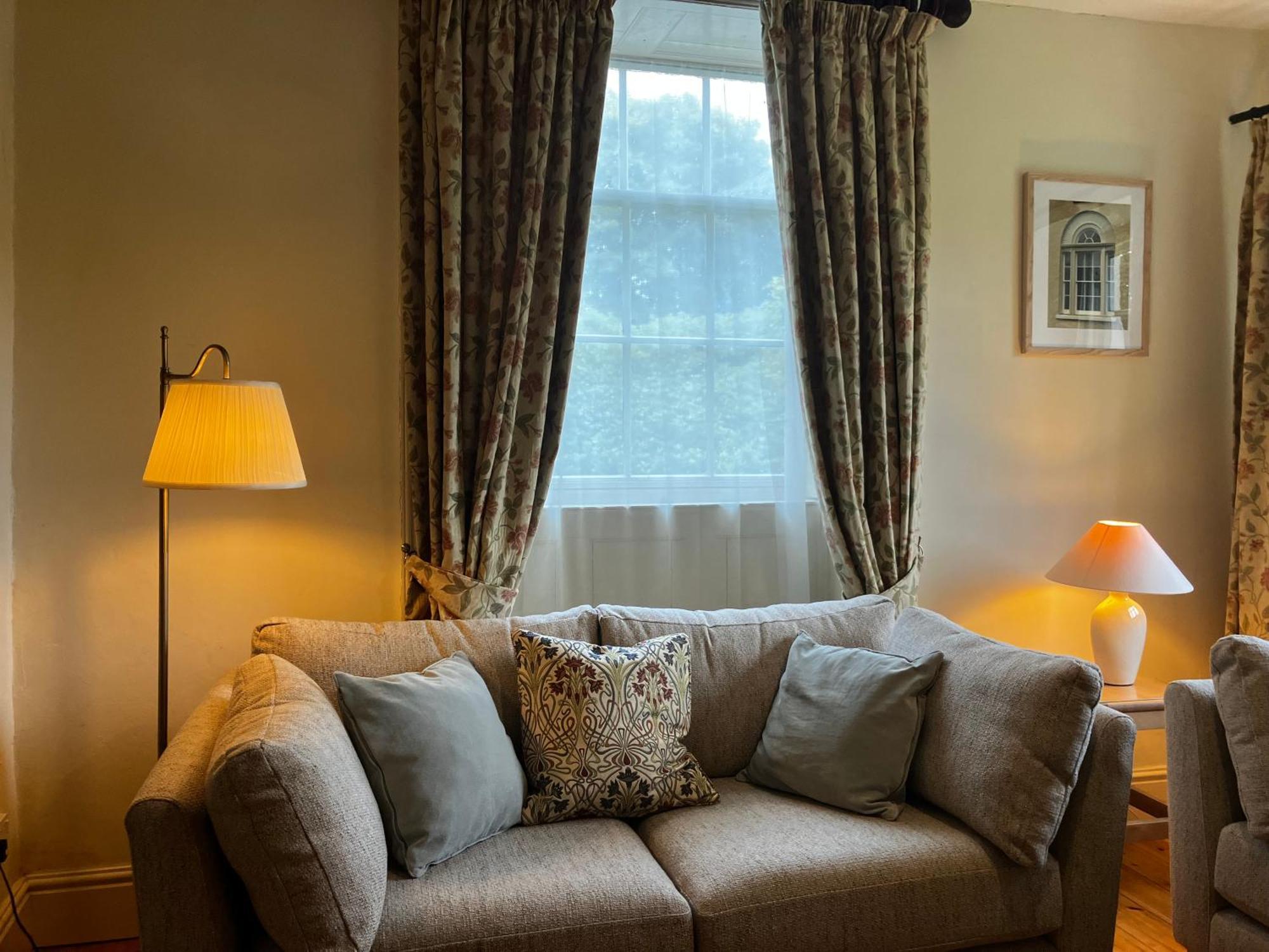 Plas Yn Yale With Mountain Views From All Windows Wrexham Exteriör bild